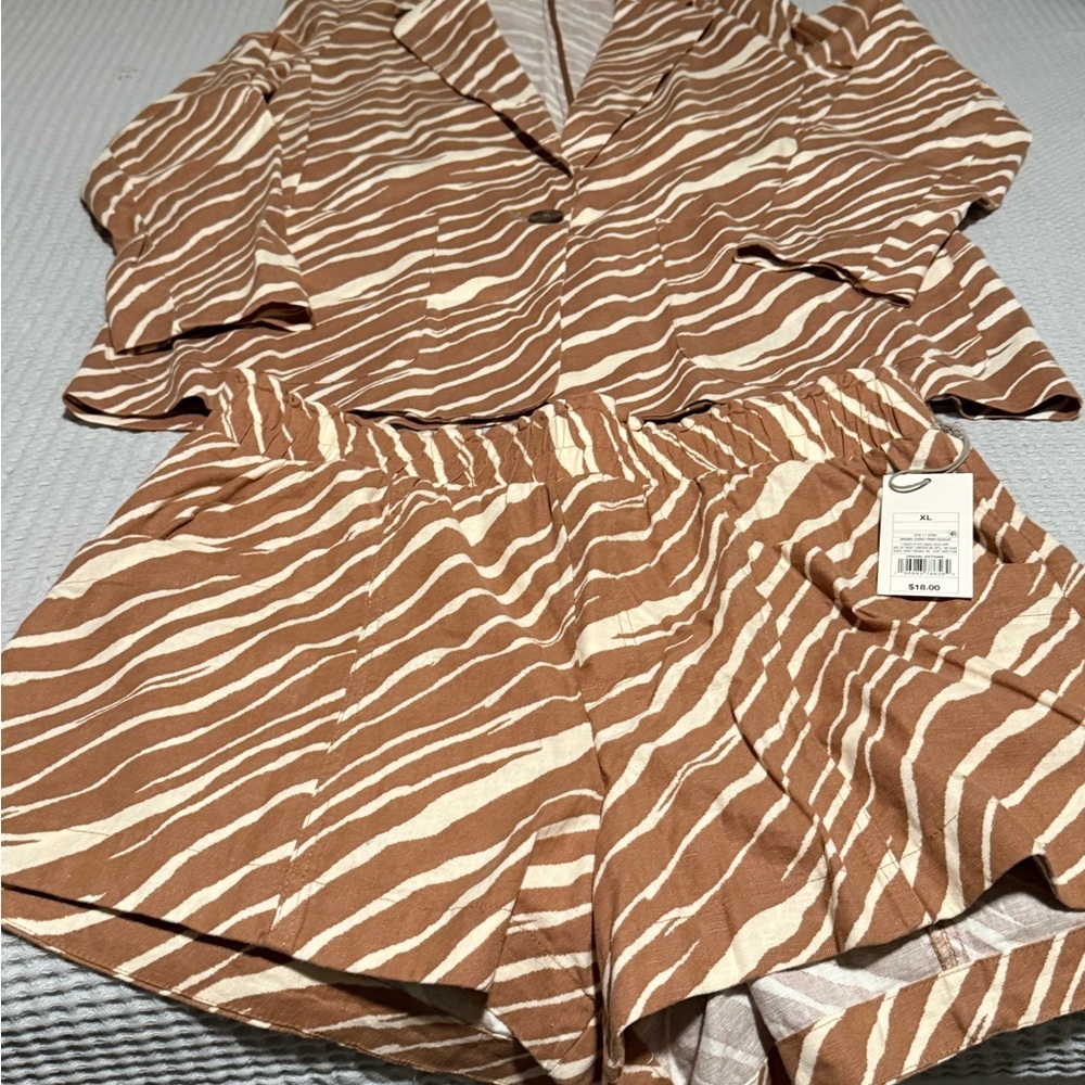 NWT SOLD OUT LINEN SET